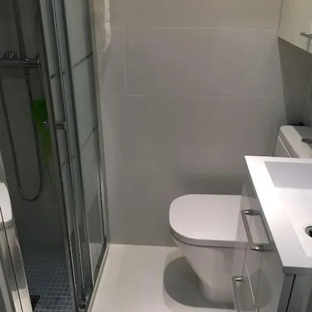 Appartement 13 Joli Rdc Cour, Tres Calme *