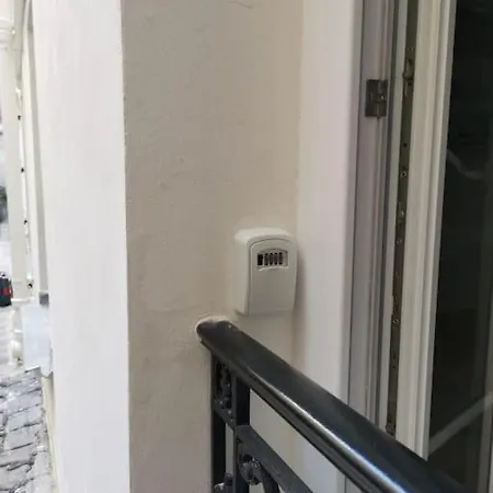 13 Joli Rdc Cour, Tres Calme * Paris