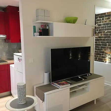 Appartement 13 Joli Rdc Cour, Tres Calme