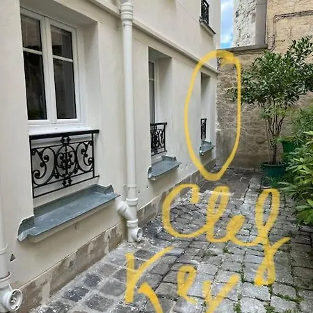 Appartement 13 Joli Rdc Cour, Tres Calme *